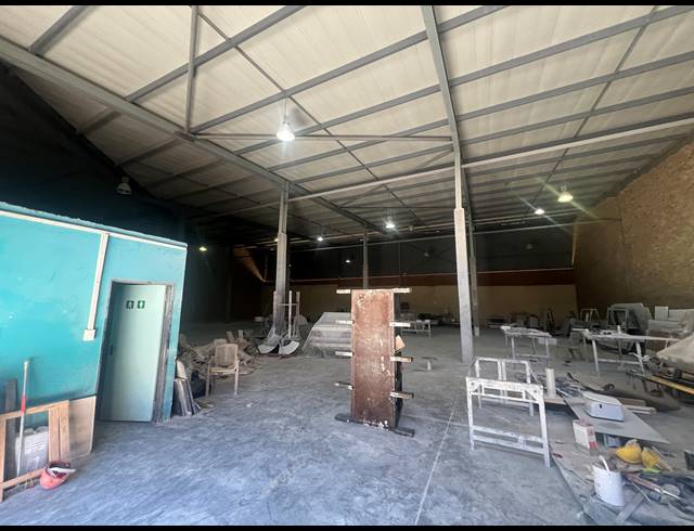 970M² WAREHOUSE TO LET IN KYA SANDS
